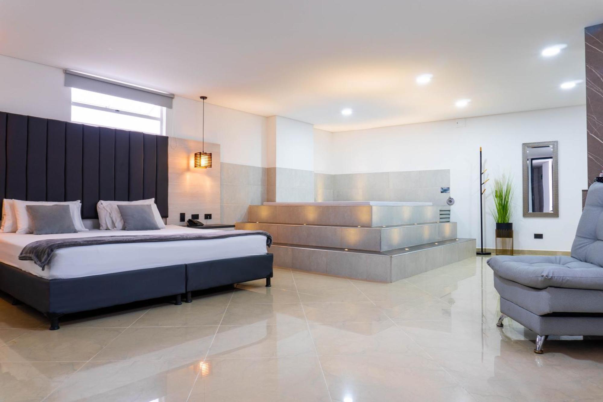 Hotel California City Medellin Exterior photo